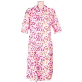 Robe médicalisée, vue de face, motifs fleurs rose et orangés