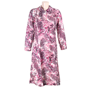 Robe médicalisée pour femme dépendante AMBRE à manches longues, imprimé rose et bordeaux